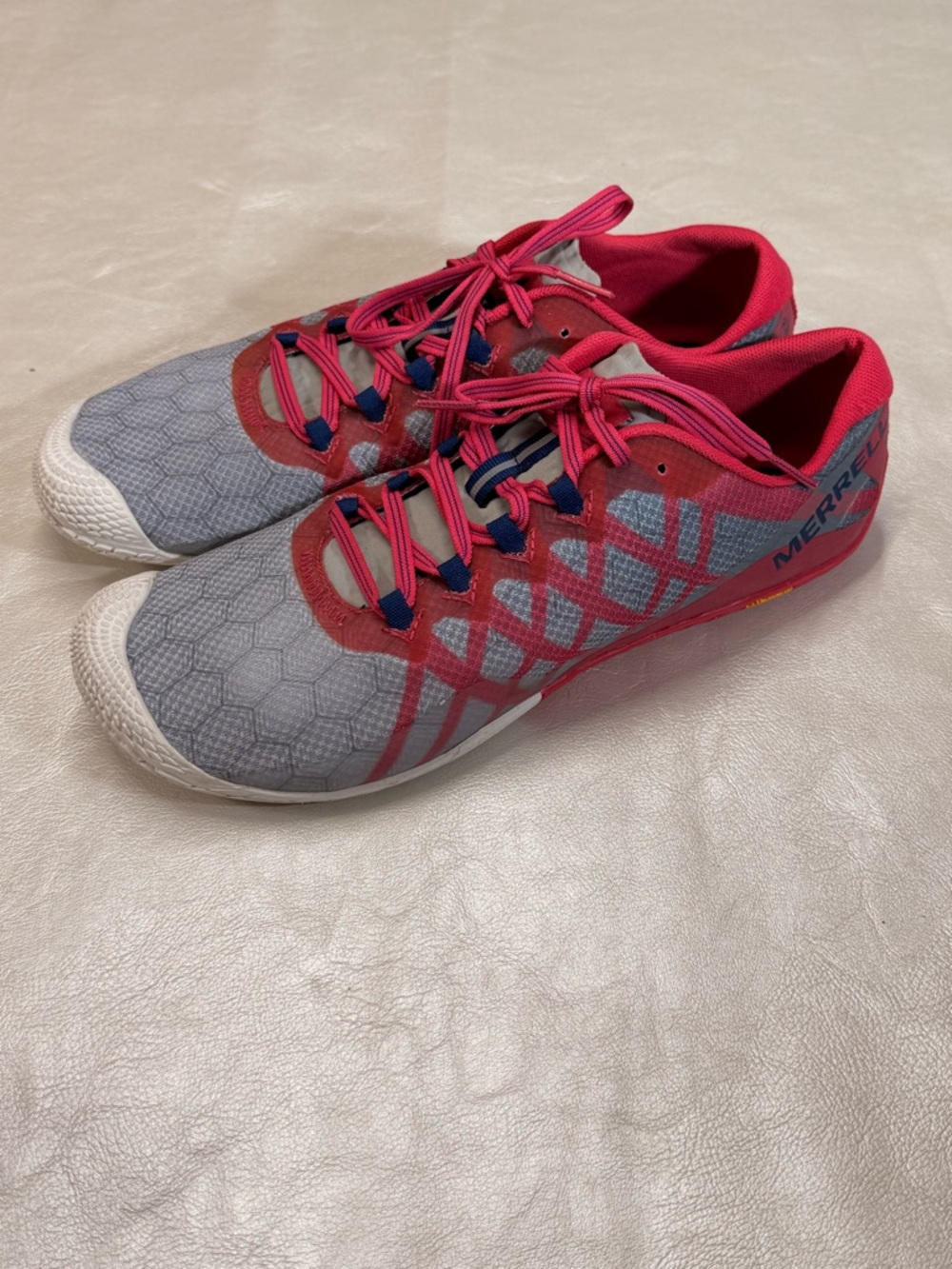 Merrell Vibram Women’s Gray and Pink Azalea low profile Athletic Sneakers